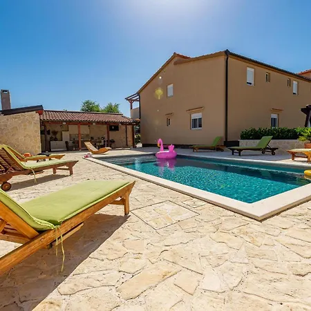 Stunning In With Wifi Holiday home