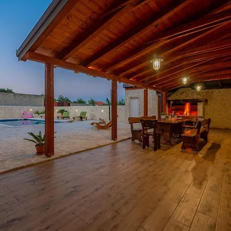 Stunning In With Wifi * Galovac (Zadar)