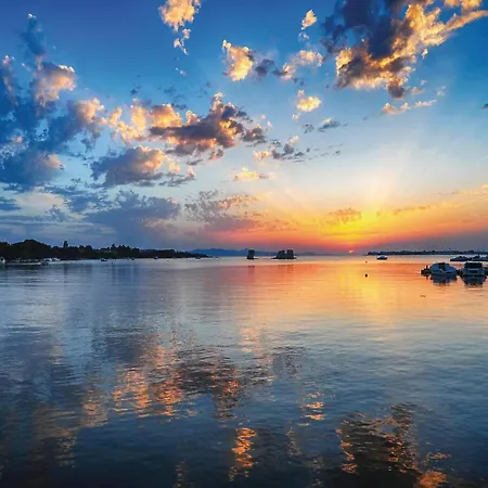 Stunning In With Wifi Galovac (Zadar)
