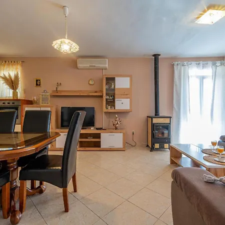 Stunning In With Wifi * Galovac (Zadar)